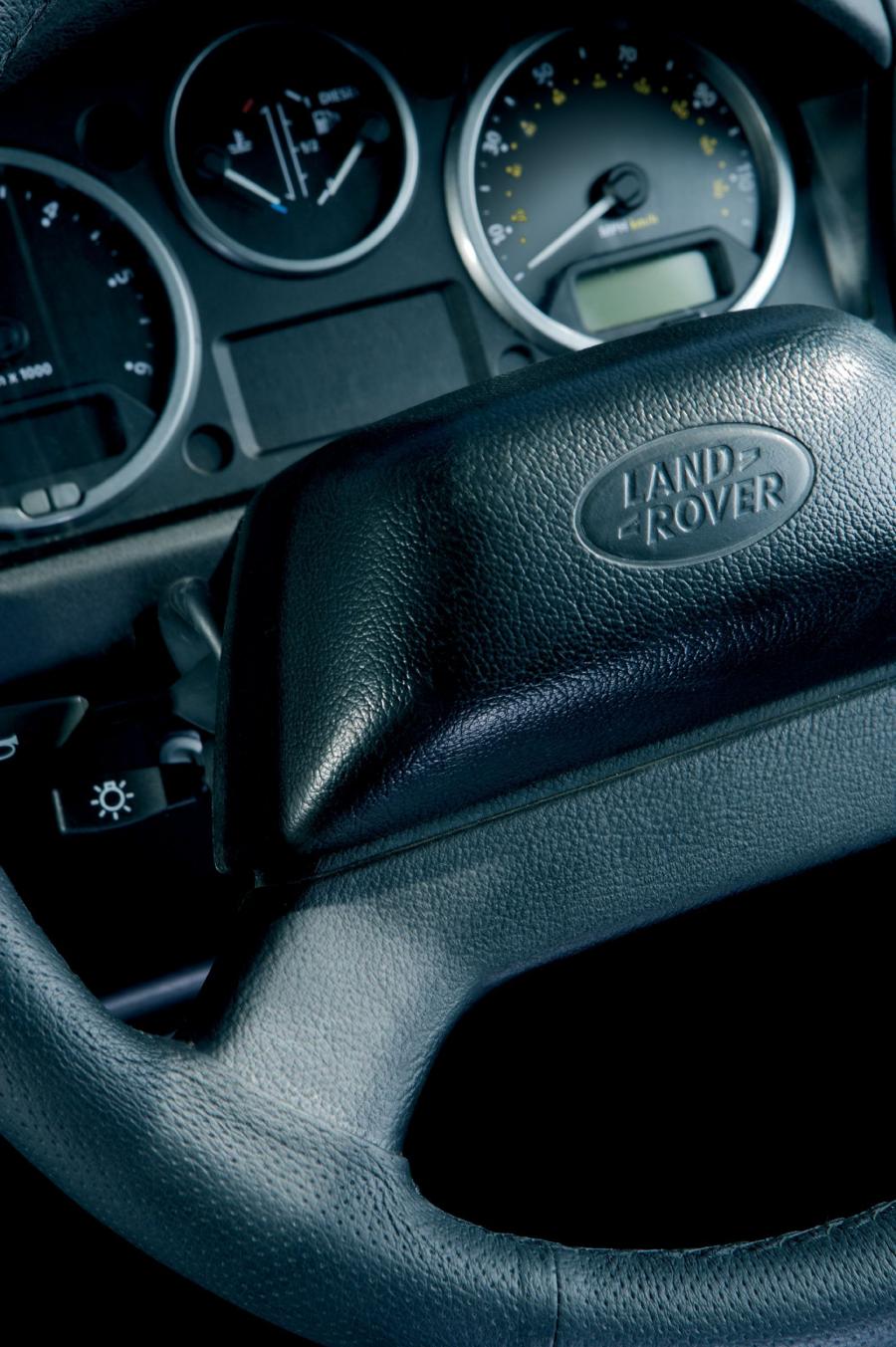  Land Rover Defender 2006 года  (фото 20 из 227)